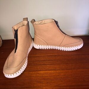 White Sole bootie  Logo Ilse Jacobsen lined - size 38